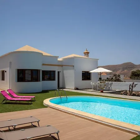 Villa Holidayvilla Volcan - Bbq , Pool , Garden, Rural By Holidays *