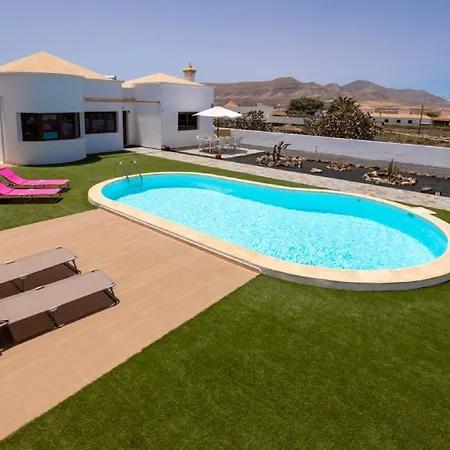 Villa Holidayvilla Volcan - Bbq , Pool , Garden, Rural By Holidays