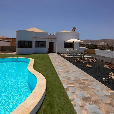 Holidayvilla Volcan - Bbq , Pool , Garden, Rural By Holidays Villa *