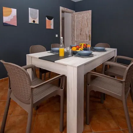 Holidayvilla Volcan - Bbq , Pool , Garden, Rural By Holidays La Oliva
