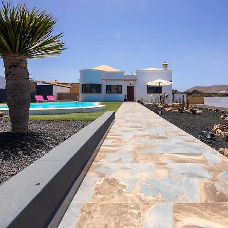 Holidayvilla Volcan - Bbq , Pool , Garden, Rural By Holidays La Oliva