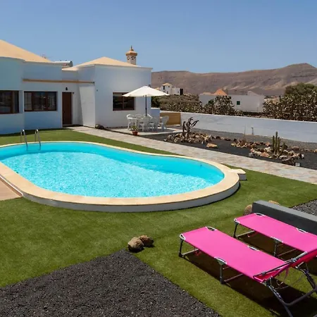 Villa Holidayvilla Volcan - Bbq , Pool , Garden, Rural By Holidays *