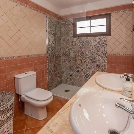 Holidayvilla Volcan - Bbq , Pool , Garden, Rural By Holidays Villa