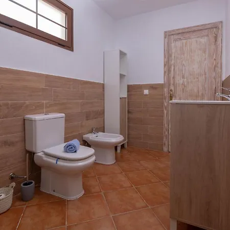 Holidayvilla Volcan - Bbq , Pool , Garden, Rural By Holidays * La Oliva