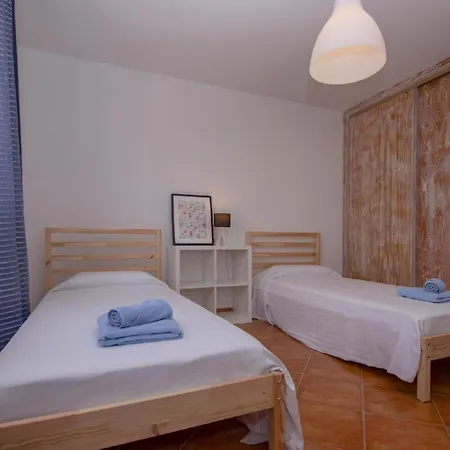 Holidayvilla Volcan - Bbq , Pool , Garden, Rural By Holidays Villa *